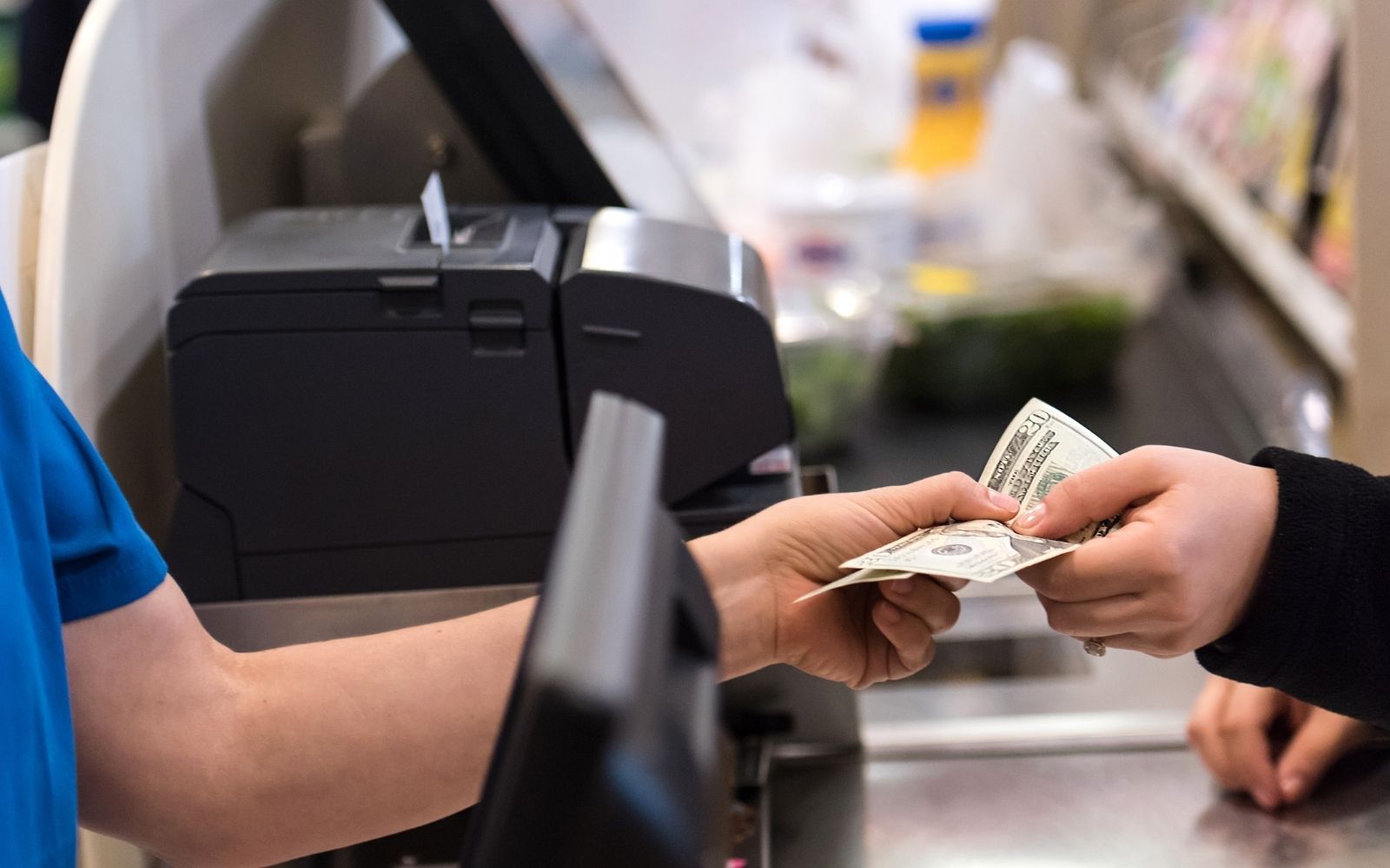Kontanter gör comeback – nya kontantkrav införs i handeln