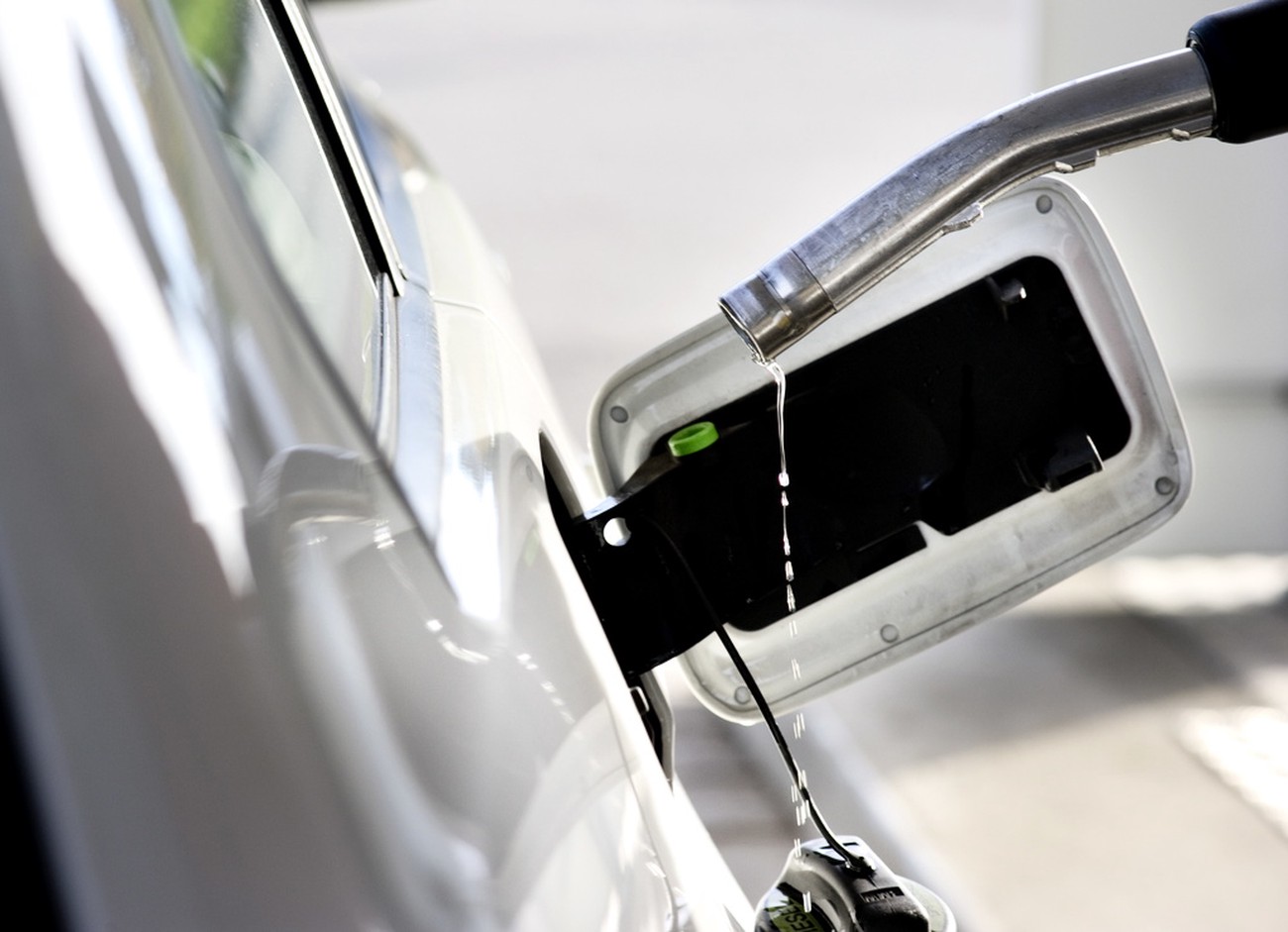 Diesel och bensin blir billigare – stora prissänkningar vid pumpen