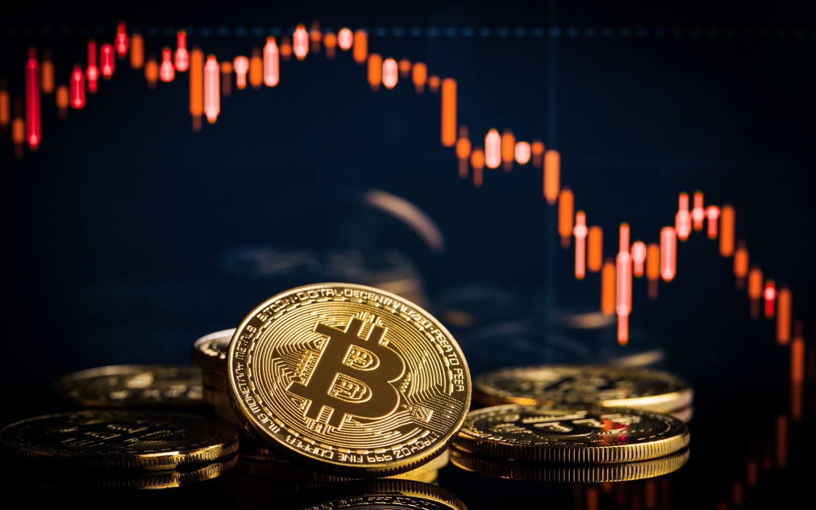 Därför faller bitcoin – tre krafter bakom raset