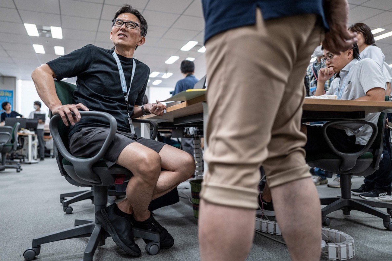 Kortbyxor på jobbet väcker starka reaktioner – så påverkas kontorsklimatet i Japan