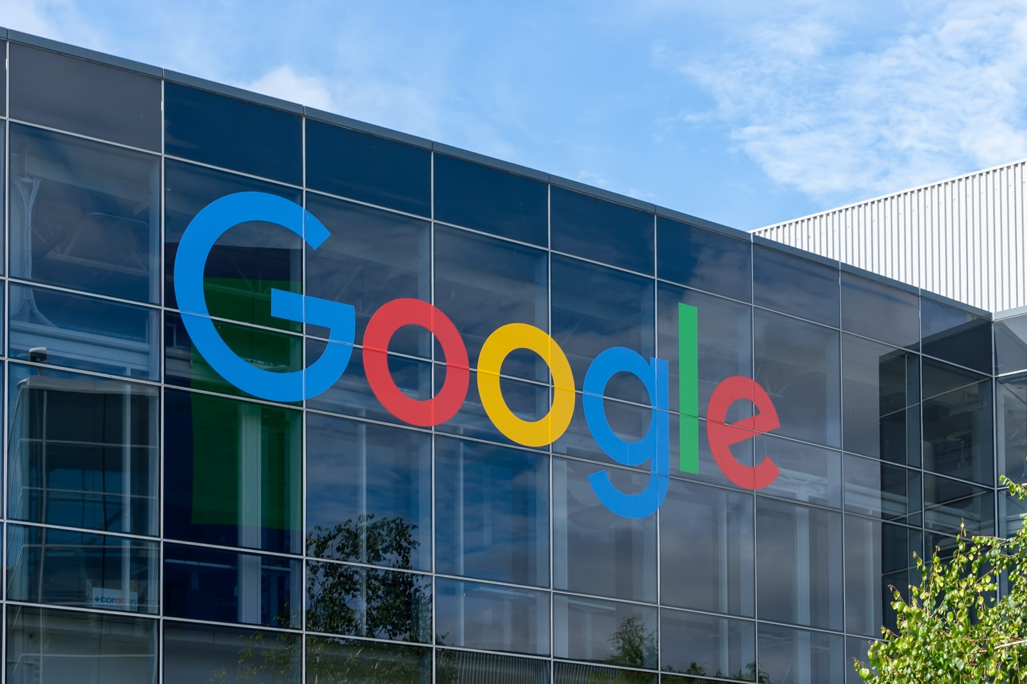 Google stäms av stora förlag – för AI-träning