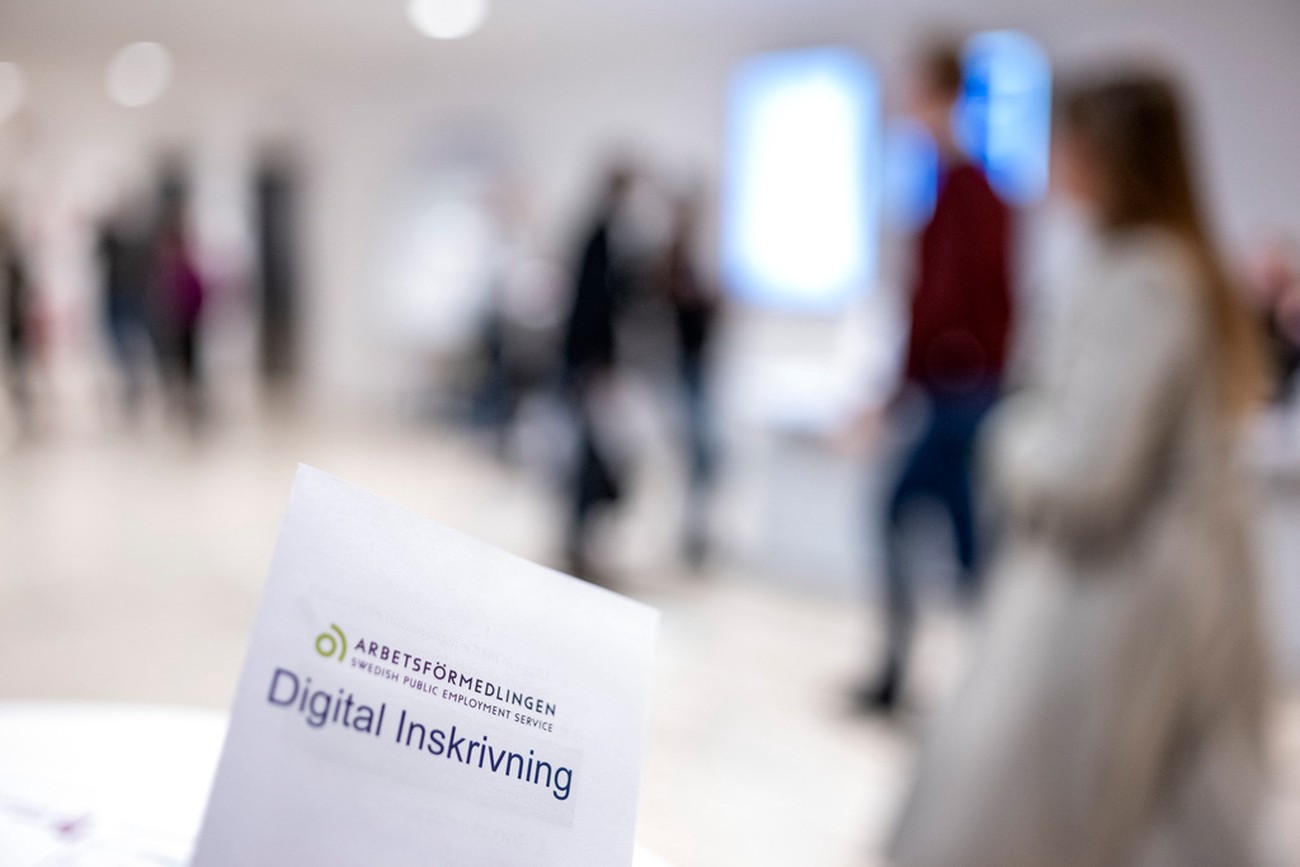 Långsam nedgång i arbetslösheten – vad bromsar utvecklingen?