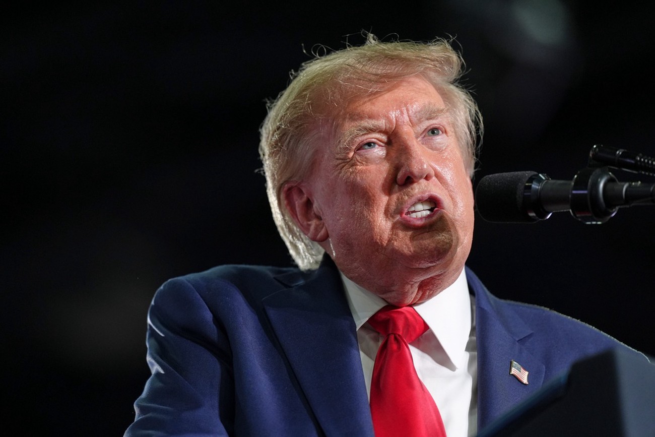 Trump trappar upp trycket mot Kanada i växande tullstrid