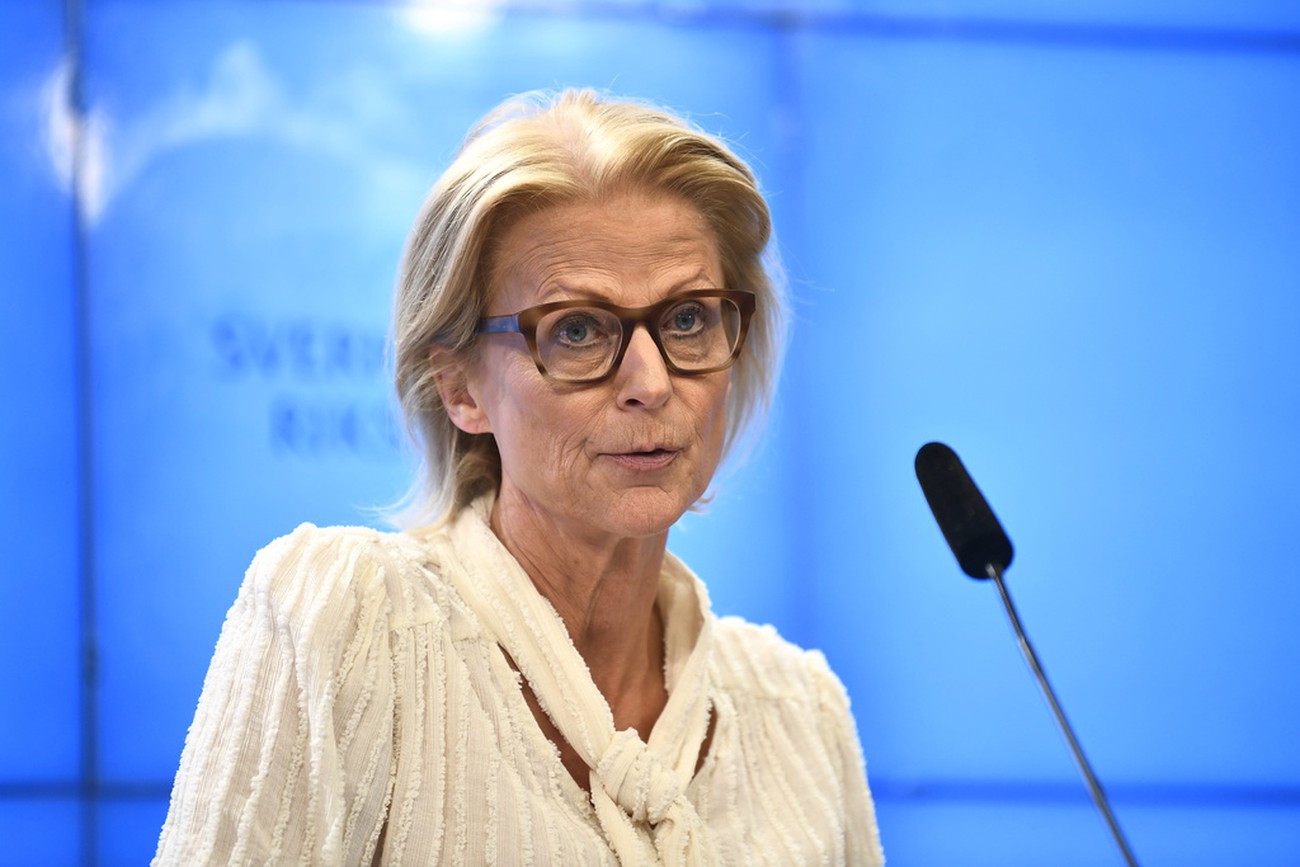Finansministern ser tecken på starkare återhämtning i svensk ekonomi