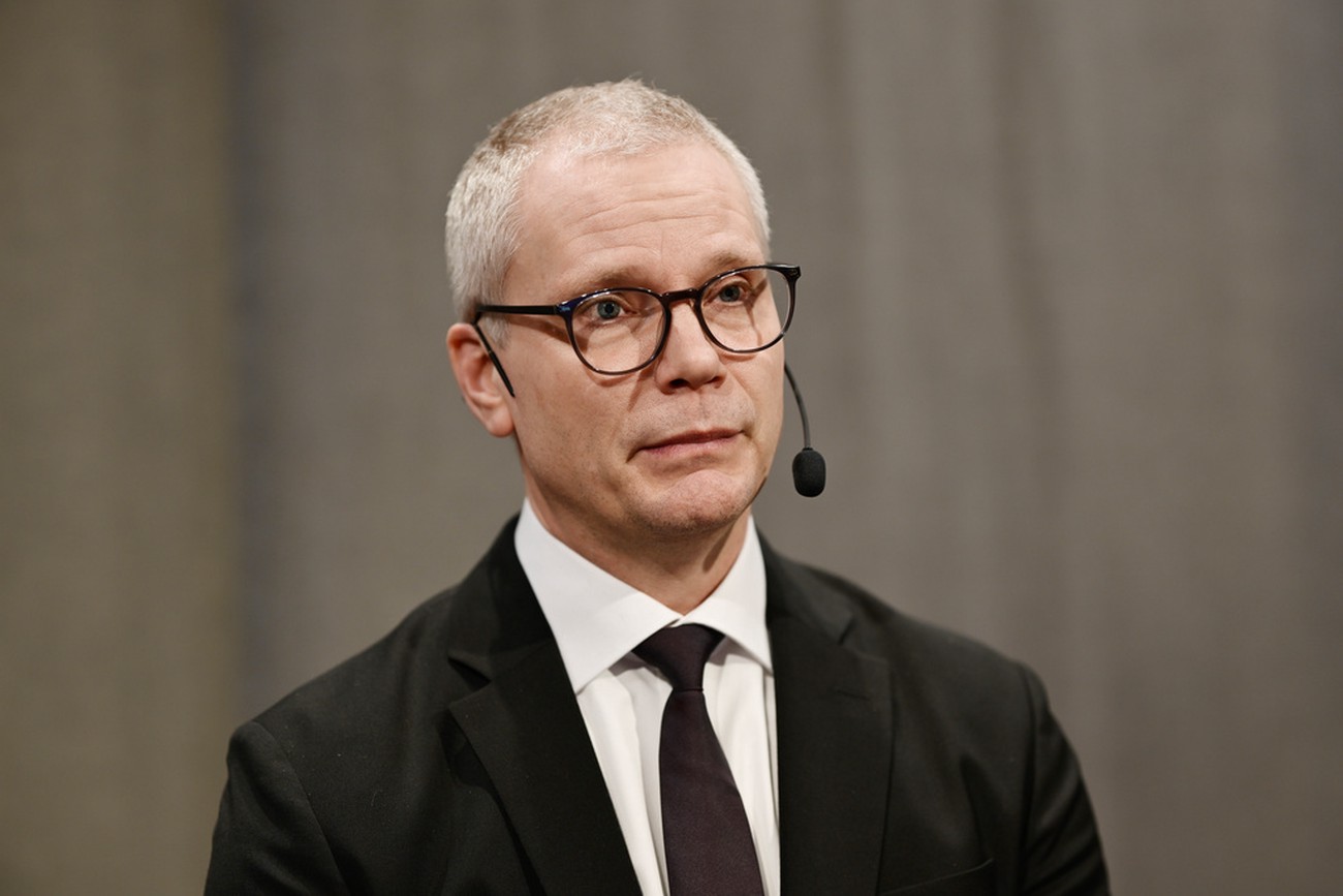 Riksbankschef öppnar för möjlig räntehöjning senare i år