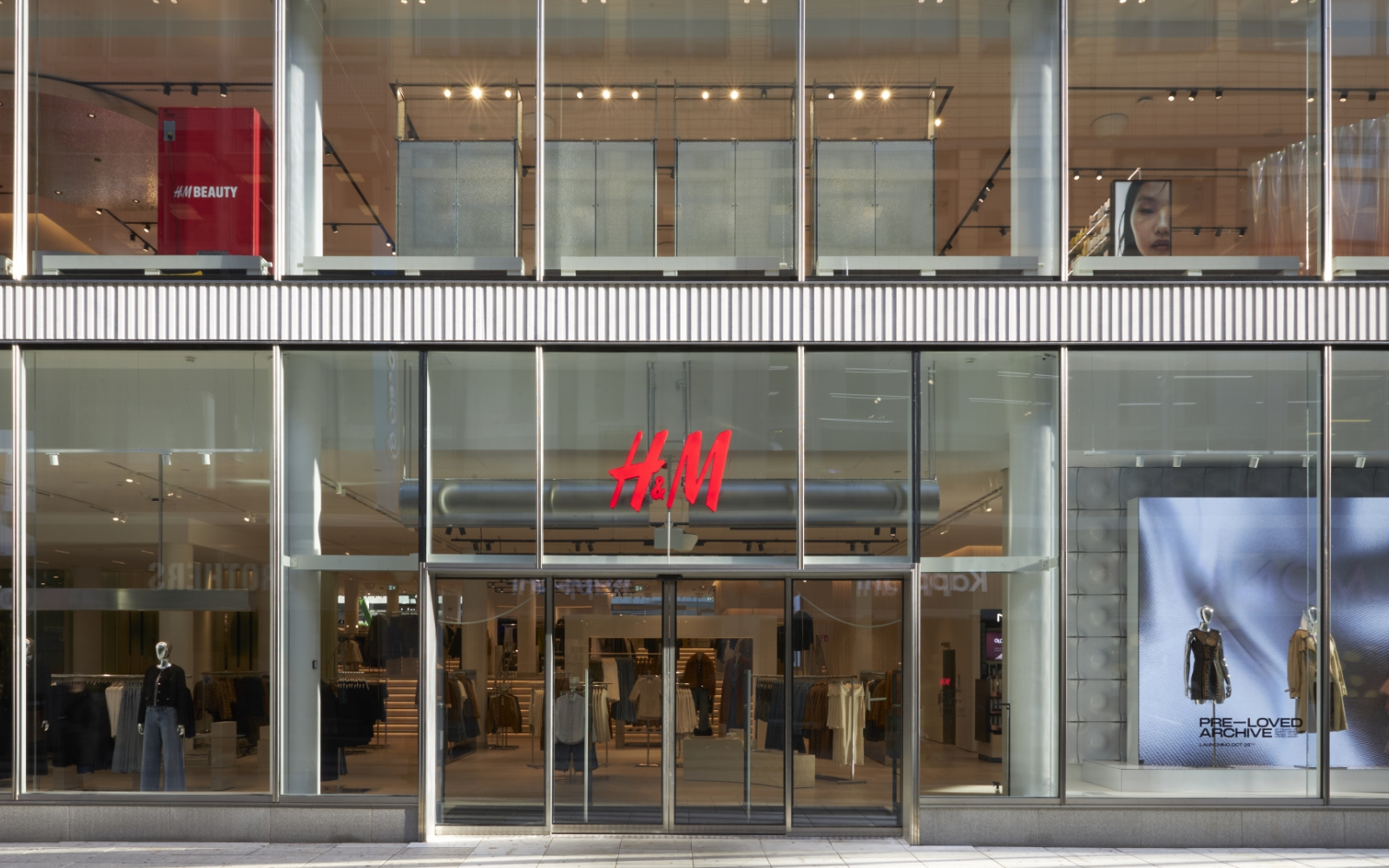 H&M slog förväntningarna – men en engångseffekt lyfte resultatet