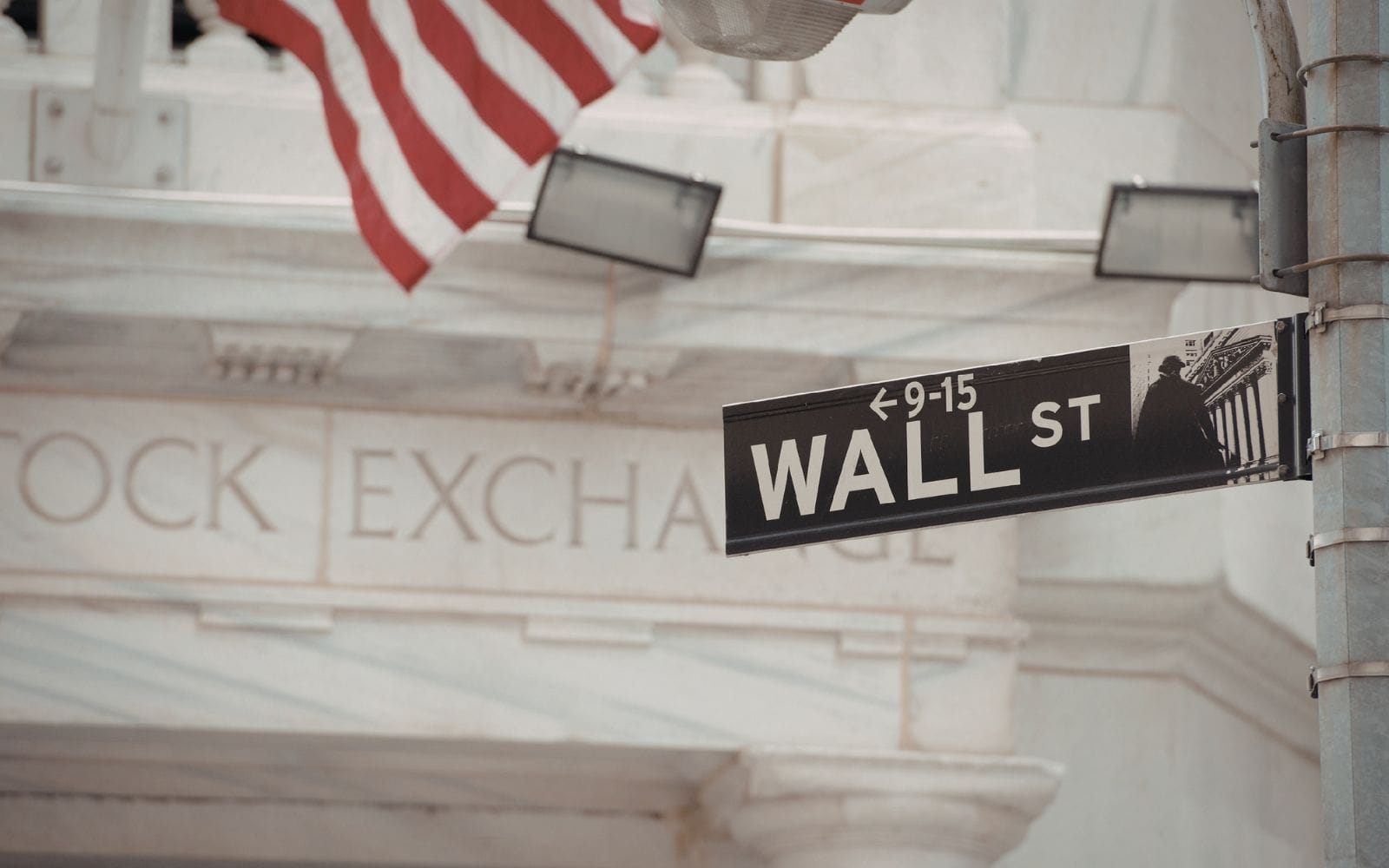 Wall Street mot röd öppning – räntan och oljepriset stiger
