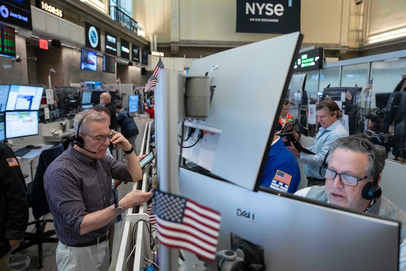 Teknikaktierna studsar tillbaka efter AI-oron på Wall Street