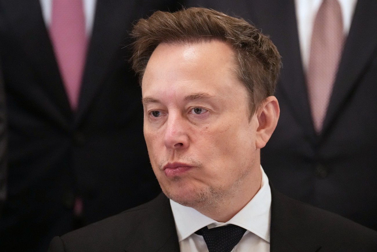 Musk öppnar för sammanslagning av Tesla och SpaceX