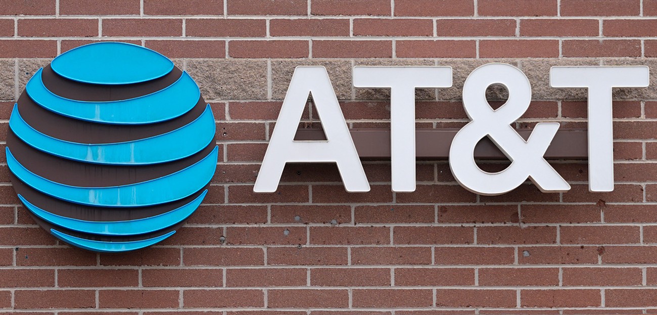 AT&T höjer vinstprognosen – men aktien faller ändå kraftigt