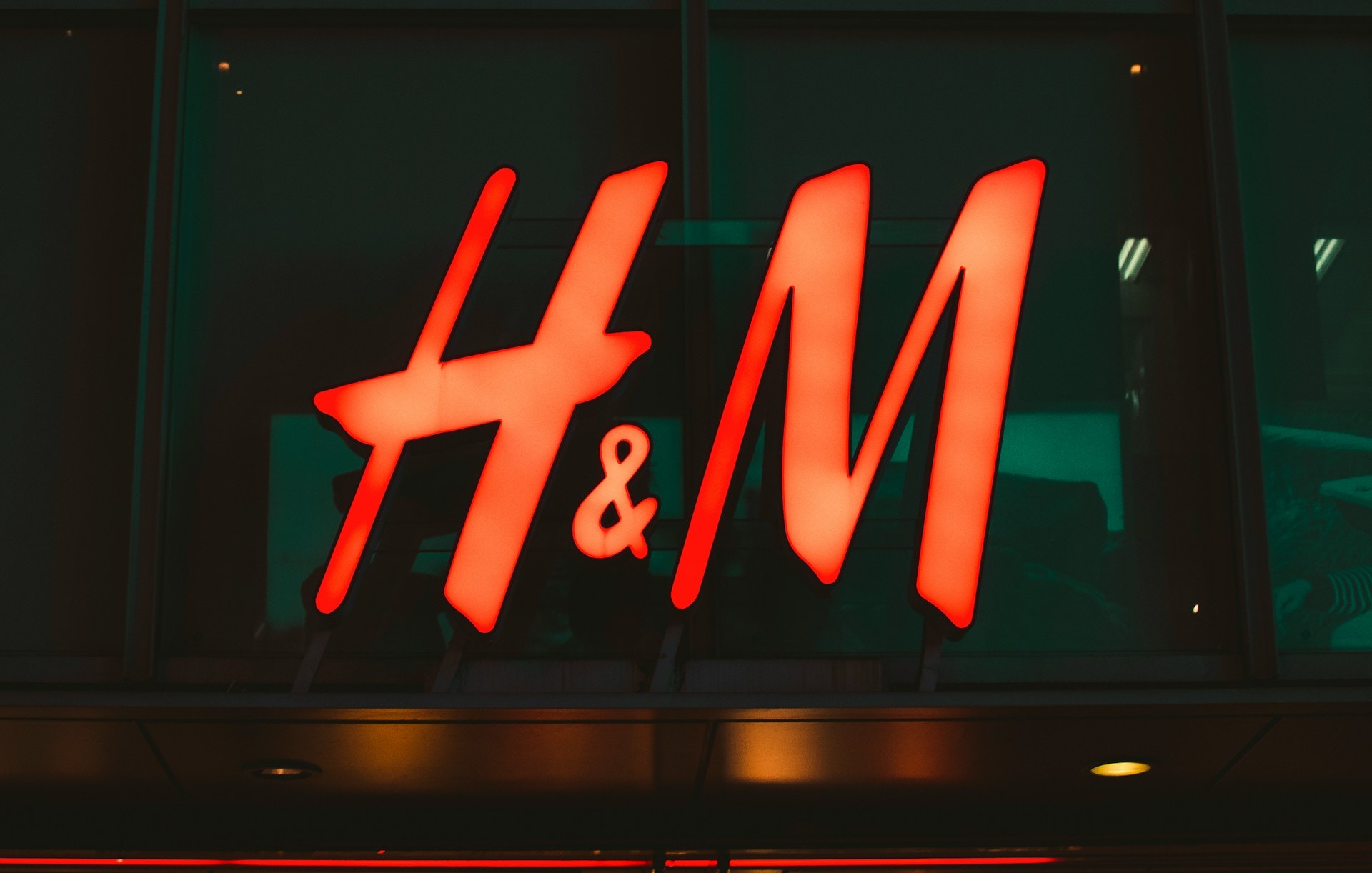 H&M: